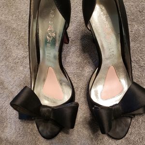 Stunning Paris Hilton Open Toe Pumps W/ Bow